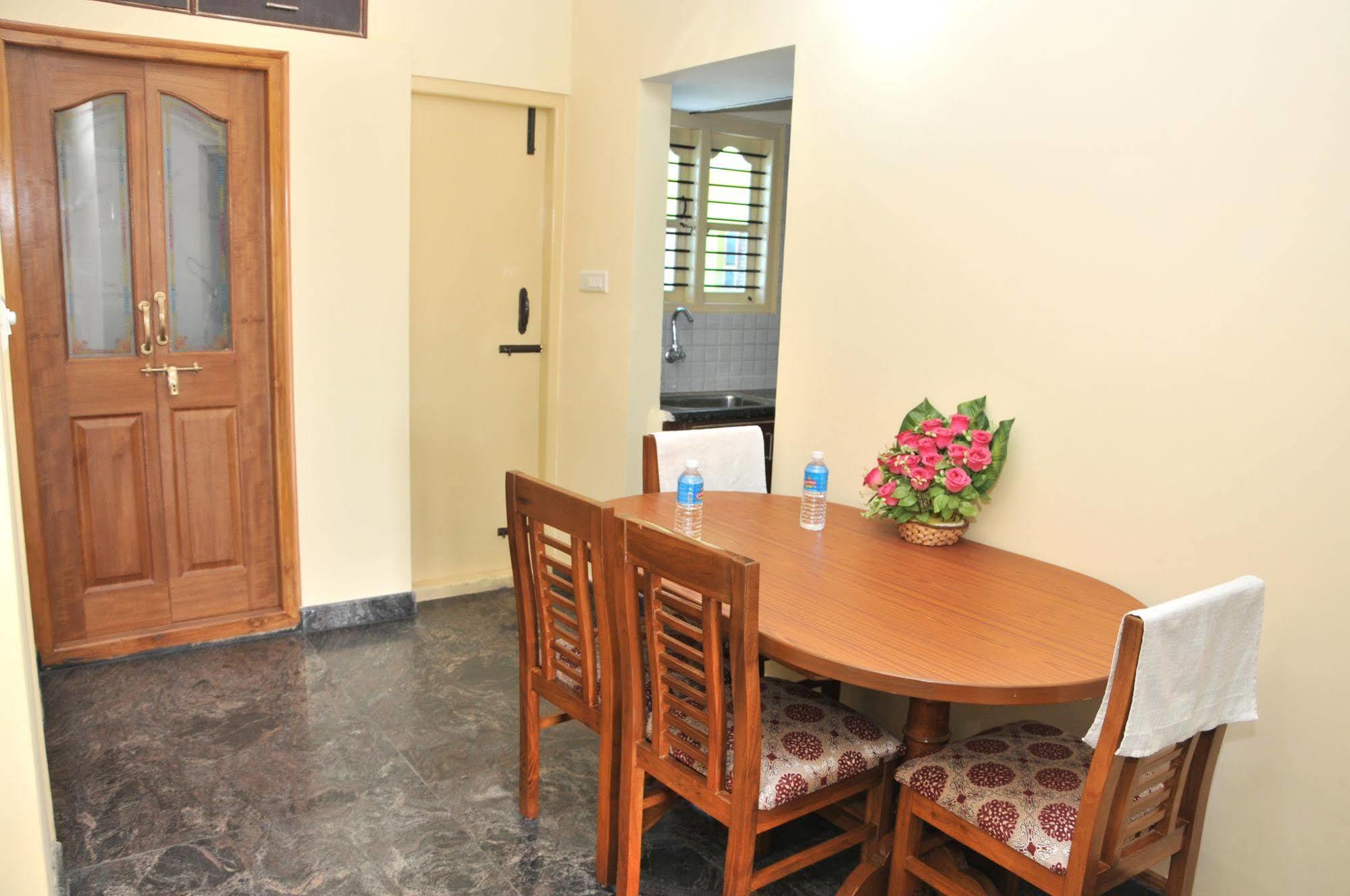 Sr Comfort Bed & Breakfast Yelahanka ภายนอก รูปภาพ