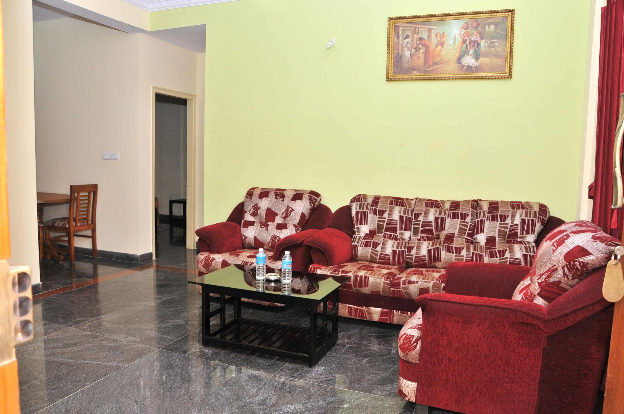 Sr Comfort Bed & Breakfast Yelahanka ภายนอก รูปภาพ