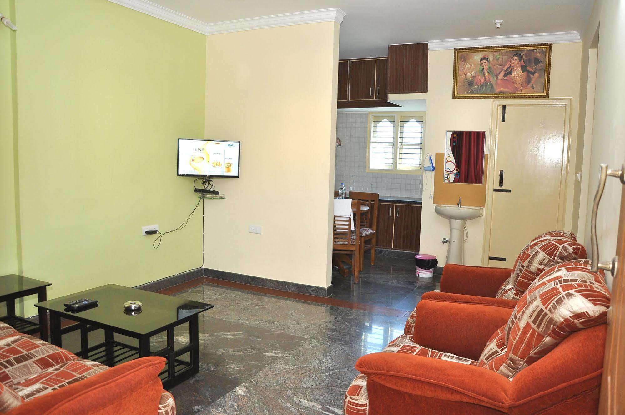 Sr Comfort Bed & Breakfast Yelahanka ภายนอก รูปภาพ