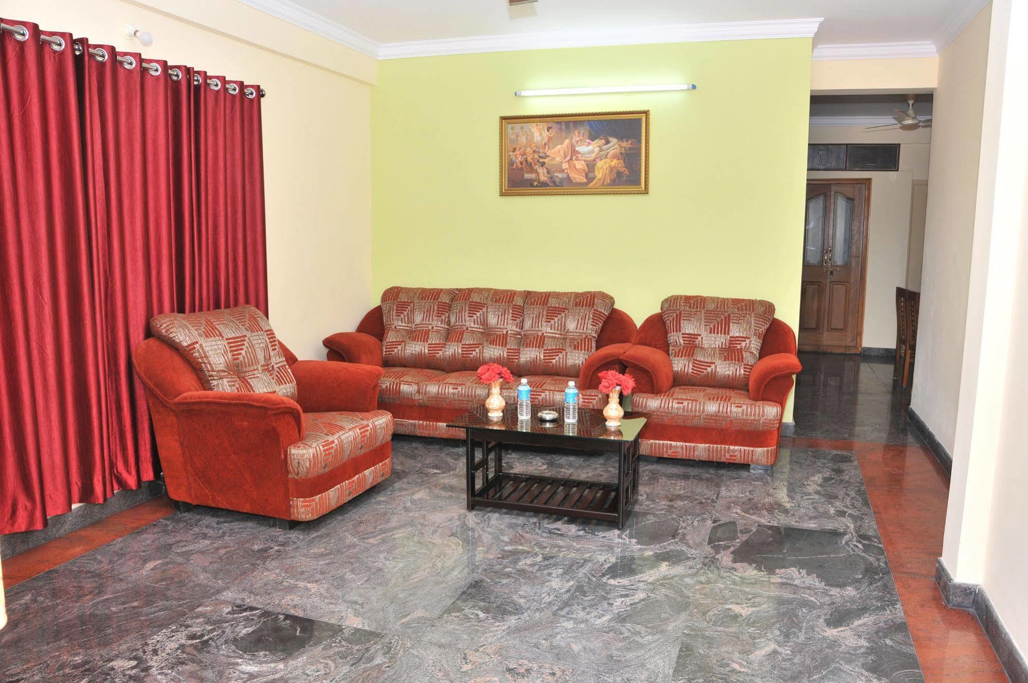 Sr Comfort Bed & Breakfast Yelahanka ภายนอก รูปภาพ