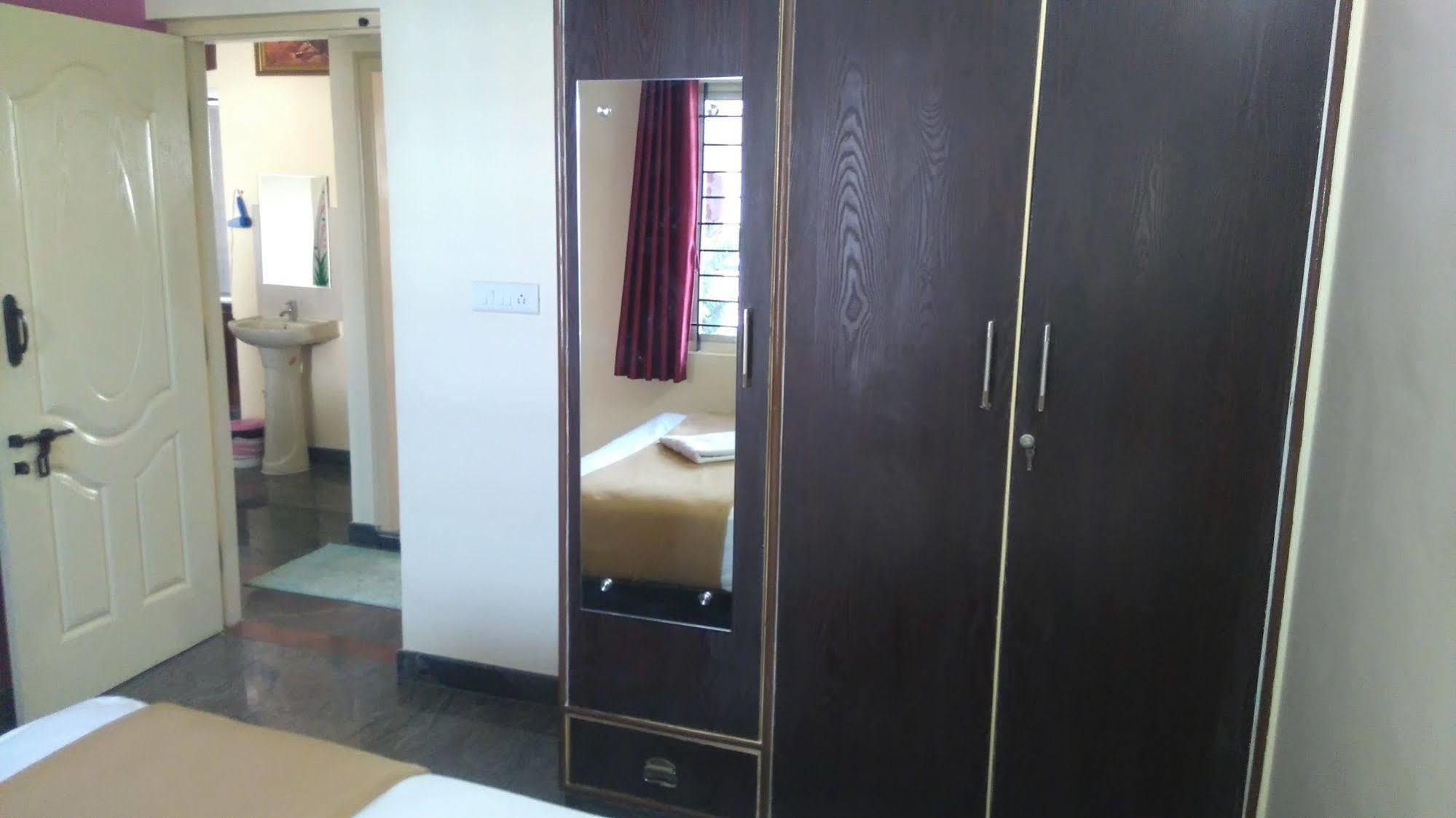 Sr Comfort Bed & Breakfast Yelahanka ภายนอก รูปภาพ