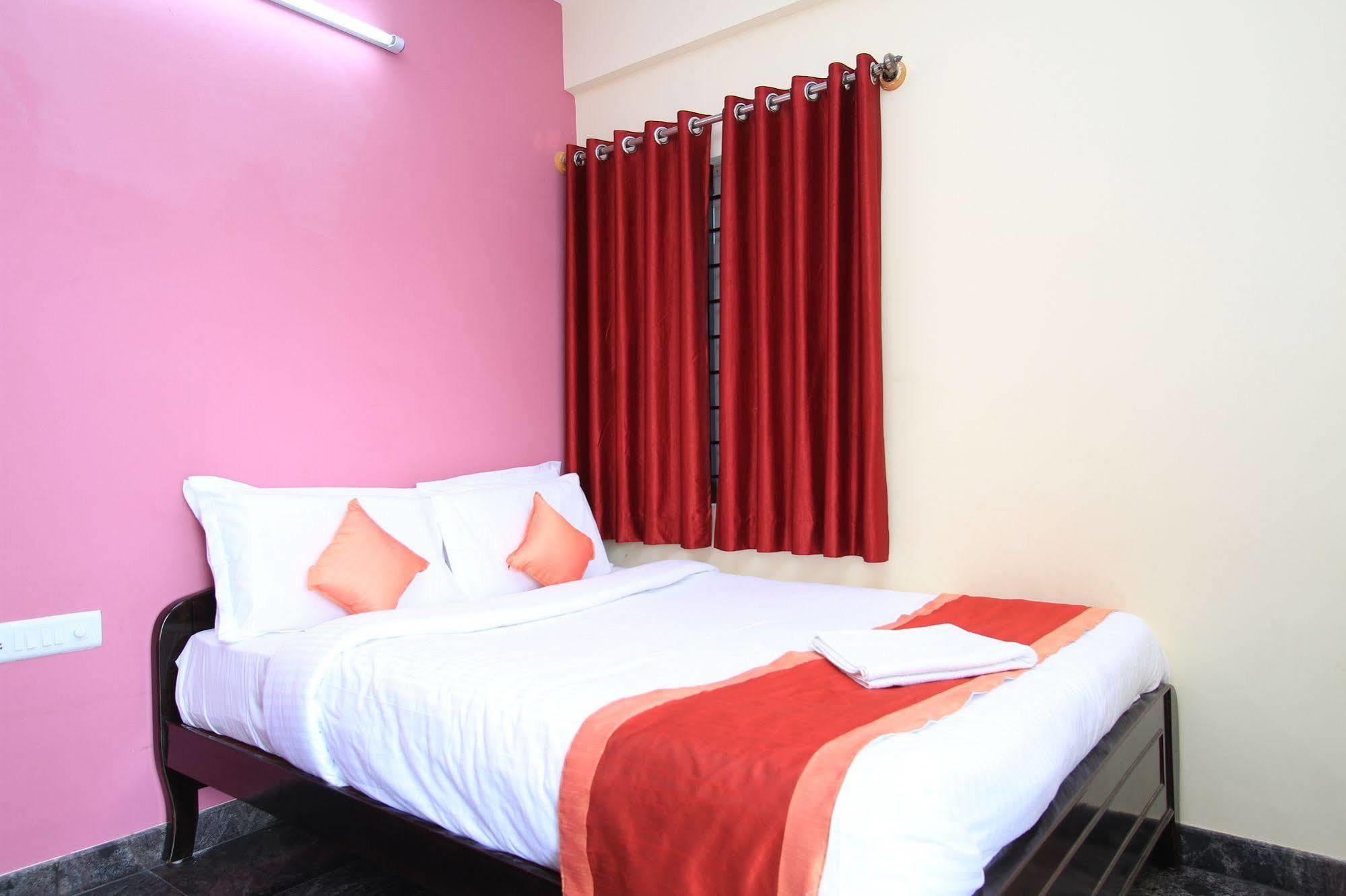 Sr Comfort Bed & Breakfast Yelahanka ภายนอก รูปภาพ