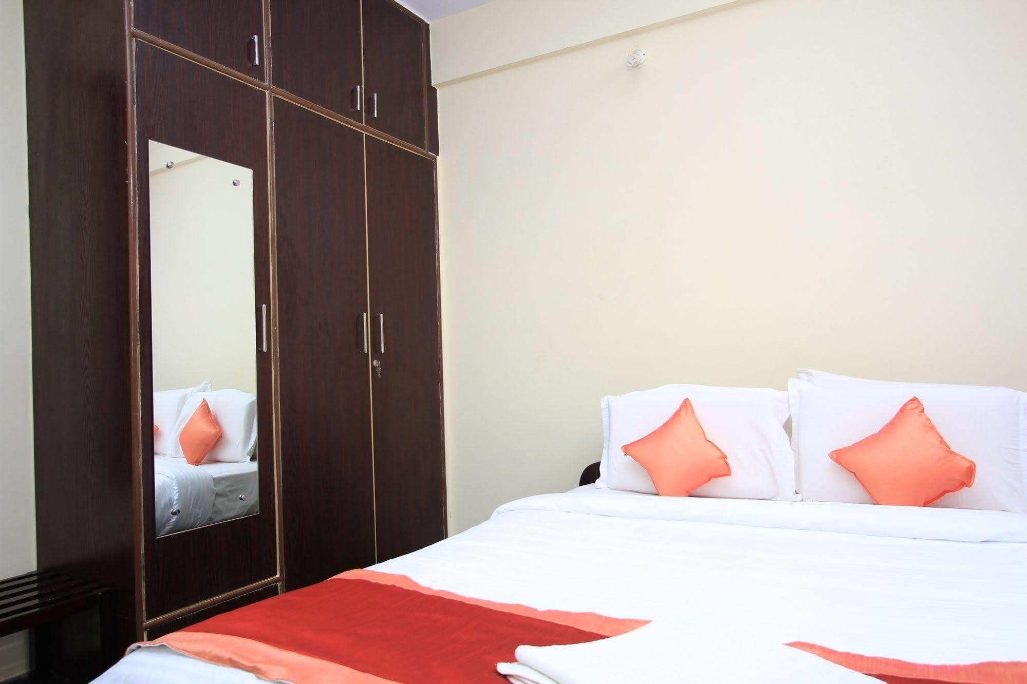 Sr Comfort Bed & Breakfast Yelahanka ภายนอก รูปภาพ