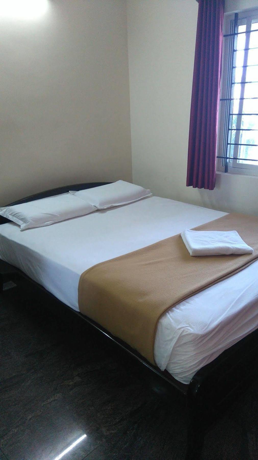 Sr Comfort Bed & Breakfast Yelahanka ภายนอก รูปภาพ